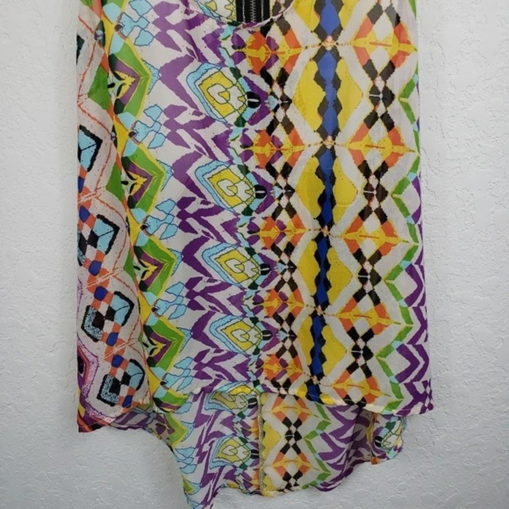 Sleeveless Multicolor Geometric Print Tank Top Zipper Back - Picture 4 of 8